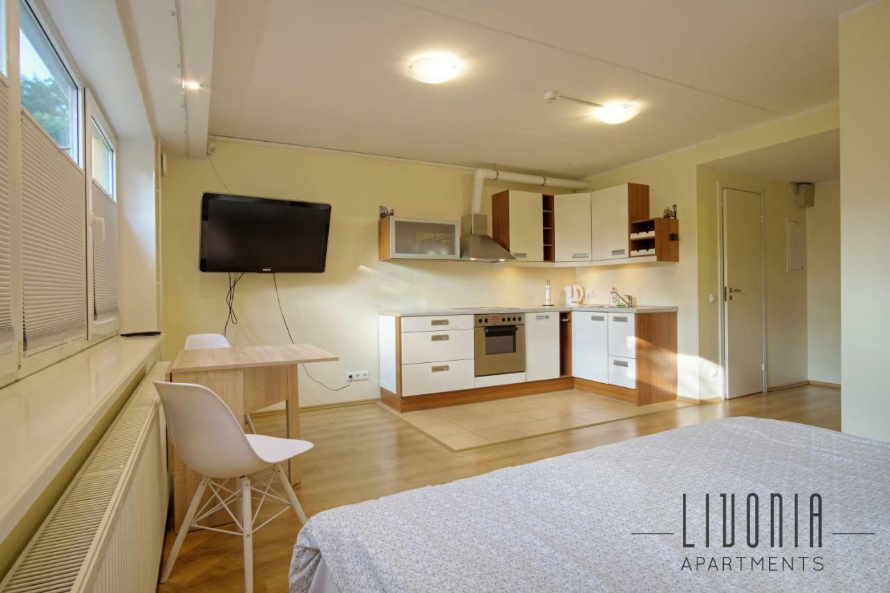 Sunny Studio With Parking, Self-Check-In & Wi-Fi Tallinn Exterior photo